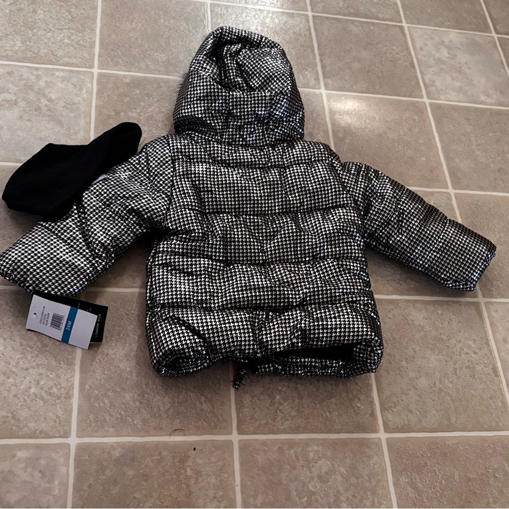 London Fog Silver and Black Puffer Jacket - Picture 6 of 6